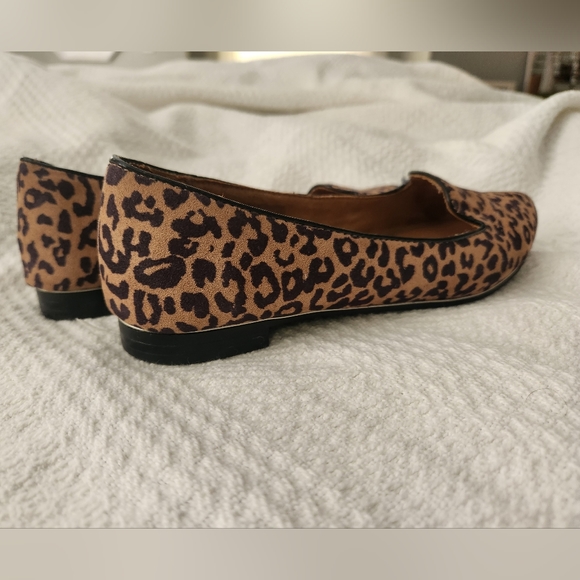 Leopard print women's flats size 7 - Picture 2 of 6